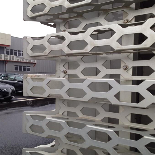 內(nèi)蒙古氟碳鋁單板廠家奧迪4S店幕墻板 外墻凹凸長城板