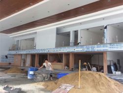 貴州木紋鋁單板廠廣本汽車(chē)4s店室內(nèi)展廳木紋勾搭鋁單板吊頂木紋鋁單板價(jià)格