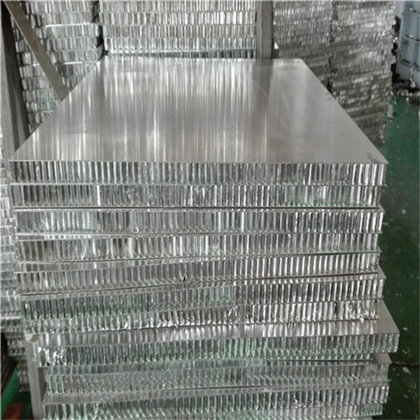 江蘇鋁蜂窩板廠家 勾搭式瓦楞板 勾搭式鋁單板 勾搭式鋁蜂窩板