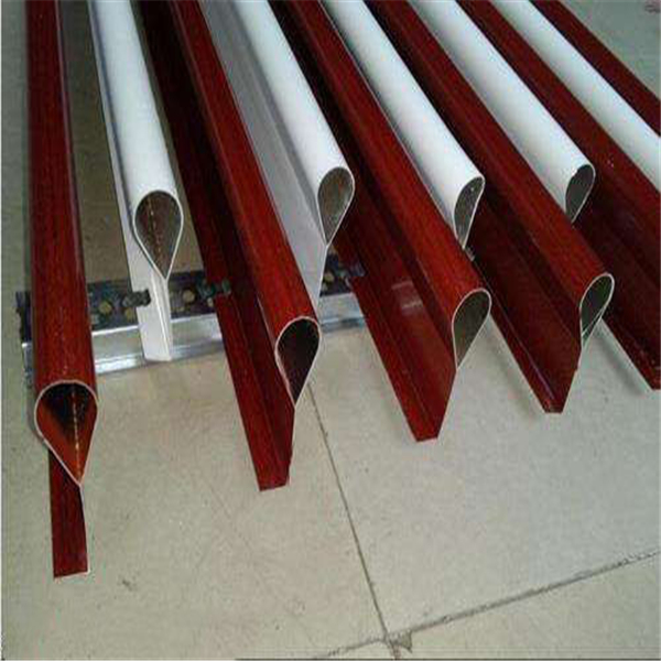 海南滴水鋁掛片廠家 木紋滴水鋁掛片 鋁掛片天花 質(zhì)優(yōu)價廉 滴水鋁掛片