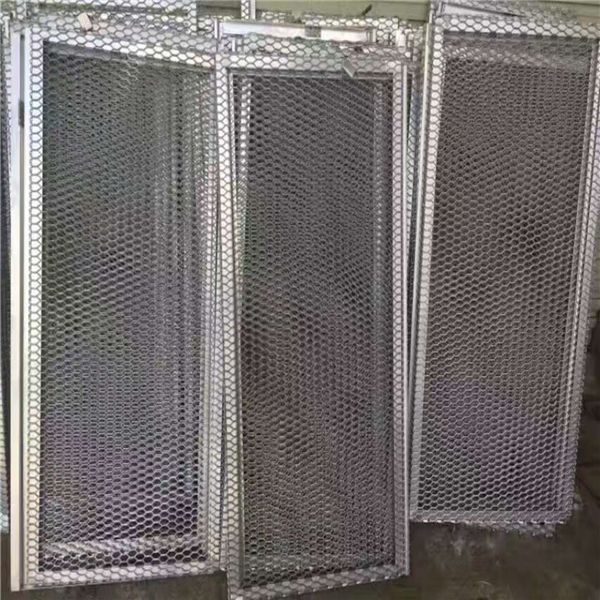 網(wǎng)格鋁天花拉網(wǎng)鋁單板 (4) 網(wǎng)格鋁天花拉網(wǎng)鋁單板 (4)