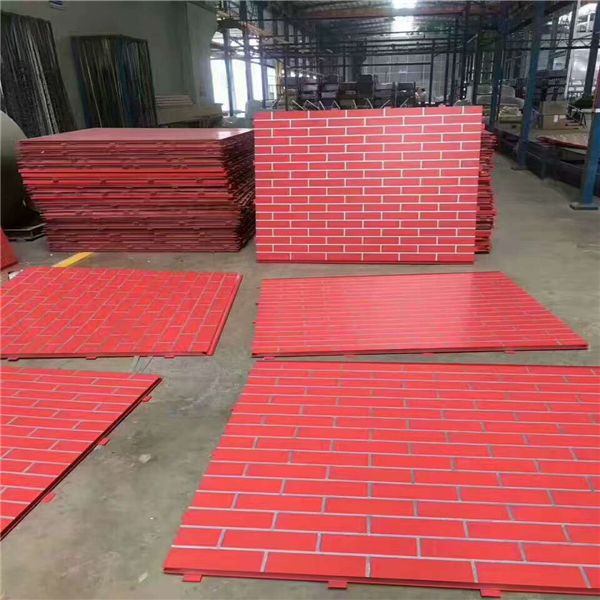 氟碳紅色長(zhǎng)城鋁單板 (2)