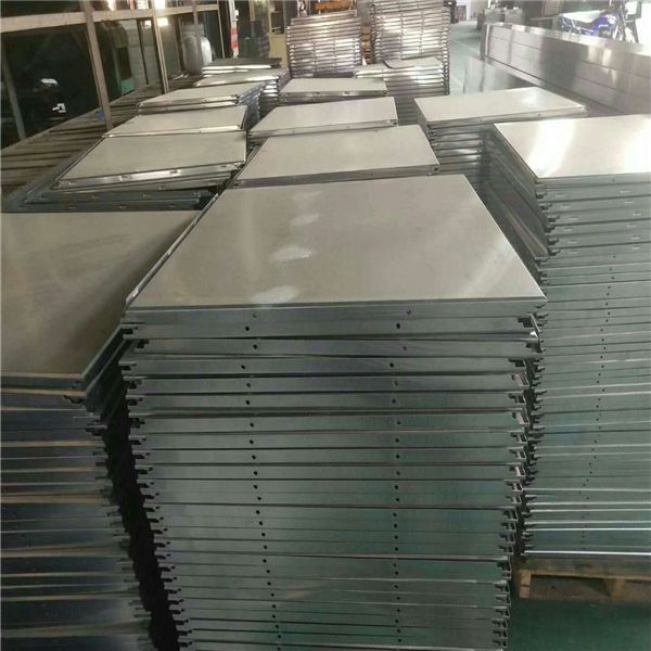 廣東金騰達(dá)鋁扣板廠600板600乘1200板300乘600板300乘300板 (1)