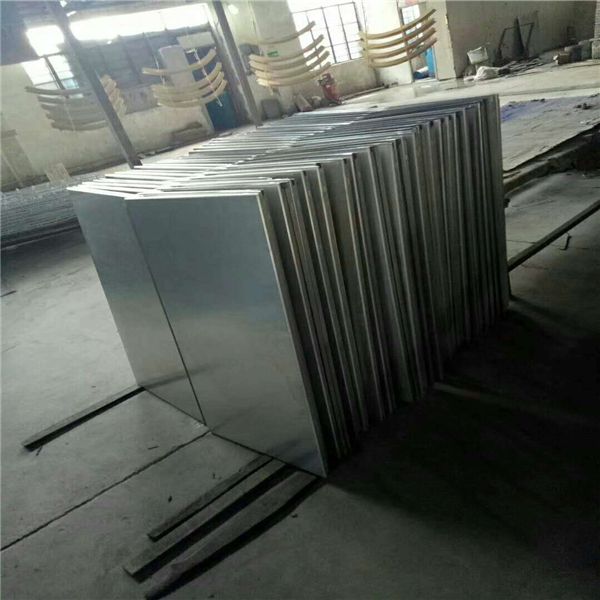 廣東金騰達(dá)鋁扣板廠600板600乘1200板300乘600板300乘300板 (2)