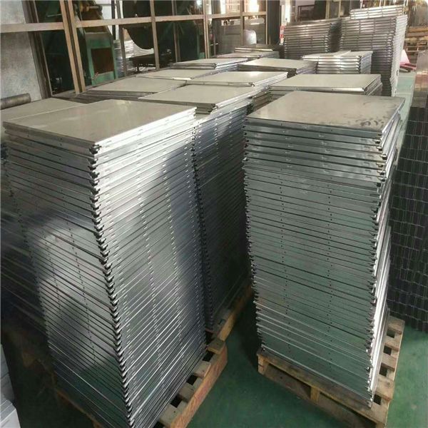 廣東金騰達(dá)鋁扣板廠600板600乘1200板300乘600板300乘300板 (3)