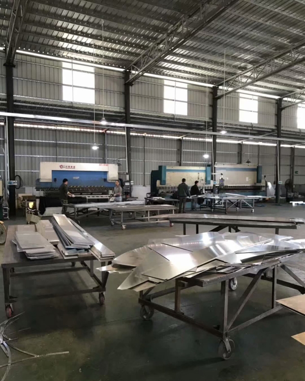 3.0mm厚鋁單板成型中