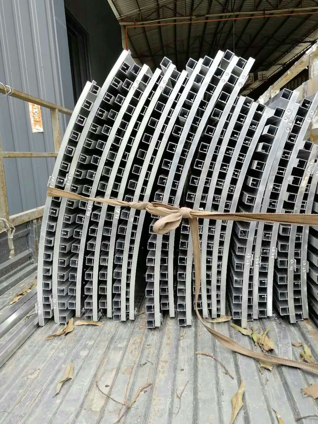 貴州長城鋁單板廠家 長城鋁合金板 鋁板凹凸折疊長城形狀 木紋長城板